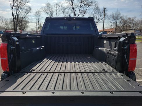 Used 2025 Toyota Tacoma Limited image 7