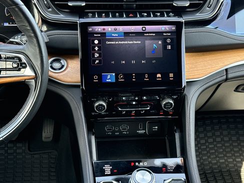 Used 2023 Jeep Grand Cherokee L Summit image 28