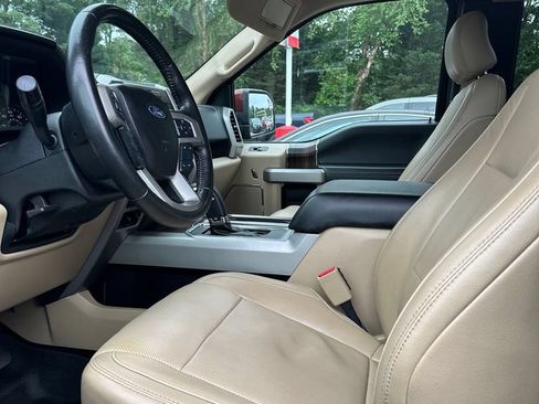 Used 2017 Ford F150 Lariat w/ Equipment Group 501A Mid AWD/4WD image 5