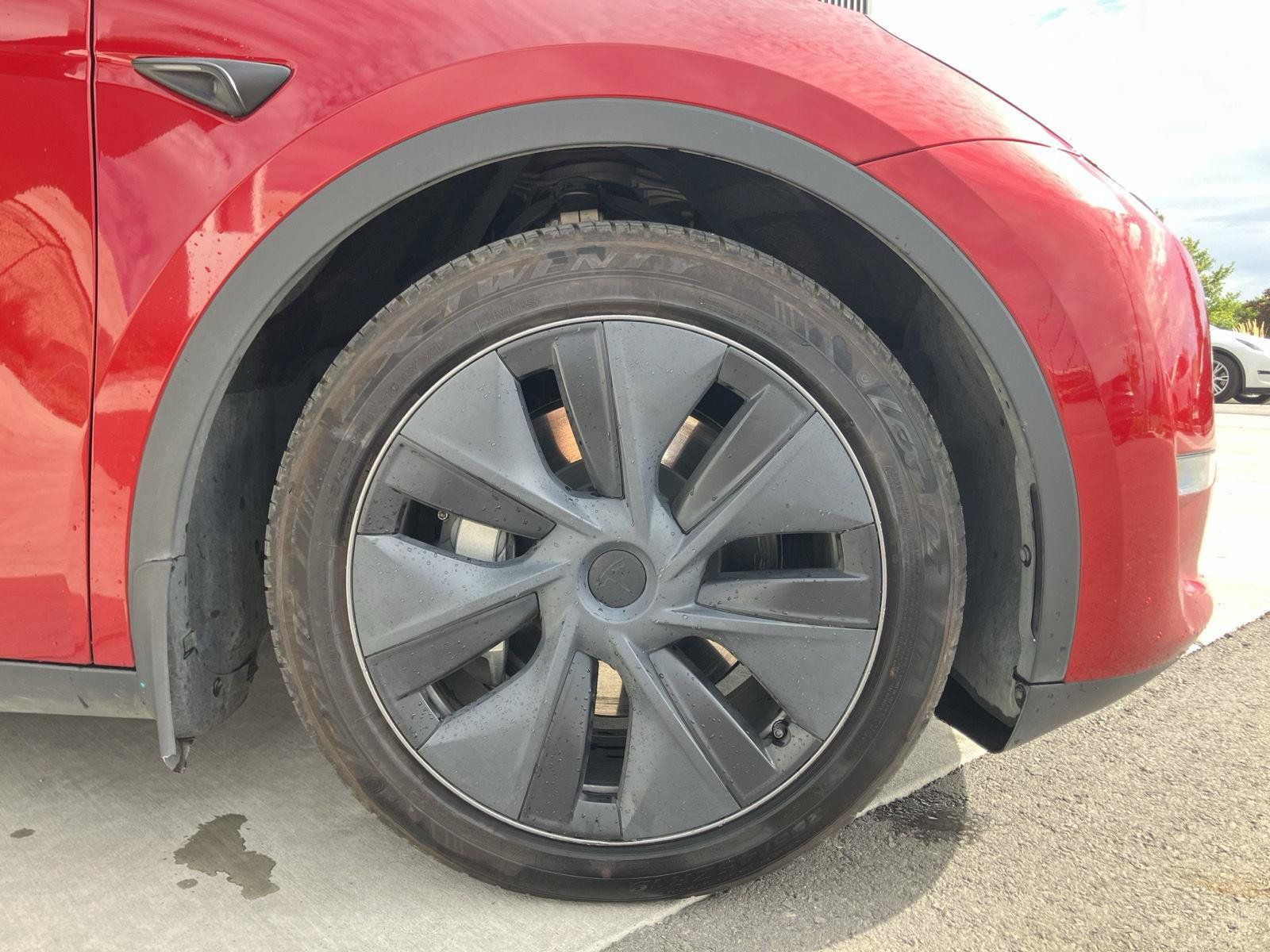 Used 2024 Tesla Model Y Long Range AWD/4WD image 12