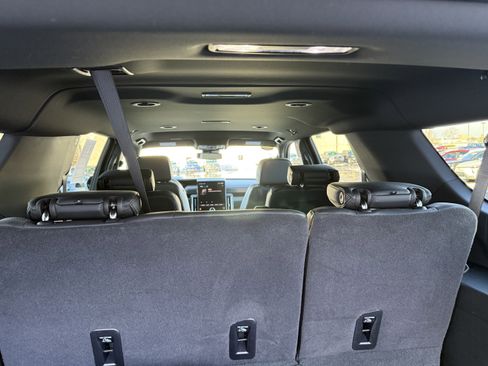 Used 2025 GMC Yukon XL Denali image 38