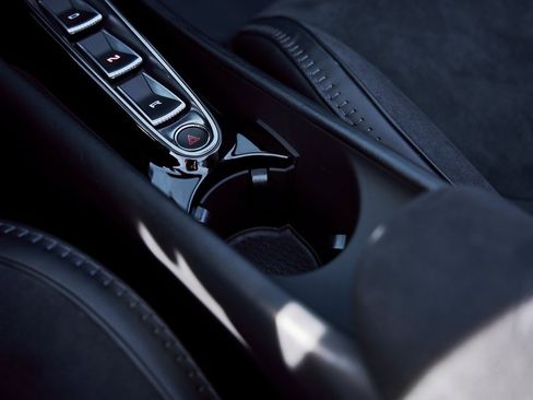 Used 2025 McLaren Artura Spider image 67