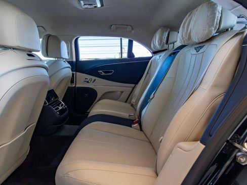 New 2026 Bentley Flying Spur V8 AWD/4WD image 23