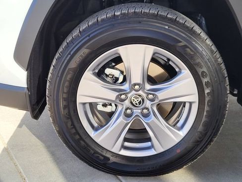 Used 2025 Toyota RAV4 XLE w/ Convenience Package image 8