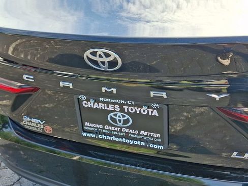 Used 2025 Toyota Camry LE FWD image 30
