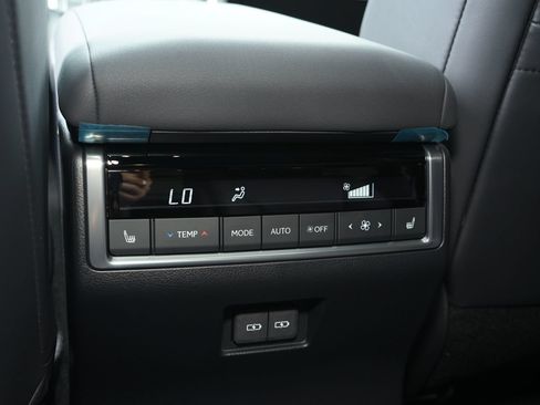 Used 2026 Lexus GX 550 AWD/4WD image 19