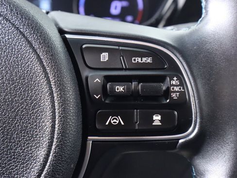 Used 2022 Kia Niro EX Premium w/ Cold Weather Package FWD image 14