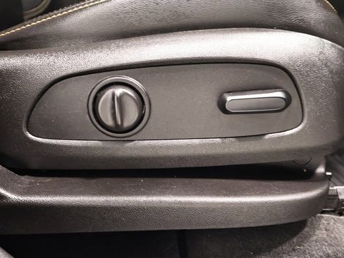 Used 2019 GMC Terrain SLT w/ Preferred Package image 23