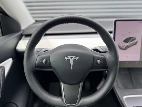Used 2021 Tesla Model Y Long Range AWD/4WD image 20