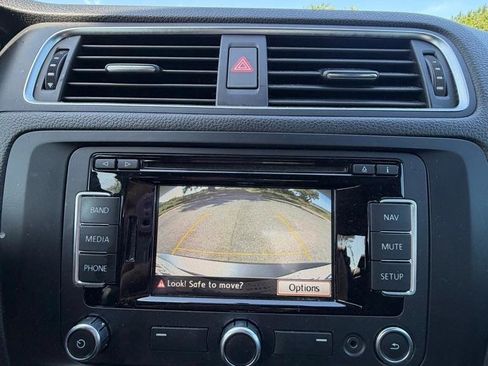 Used 2014 Volkswagen Jetta GLI image 29