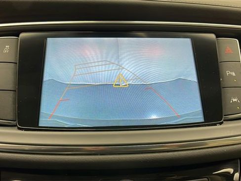 Used 2018 Buick Enclave Premium image 25