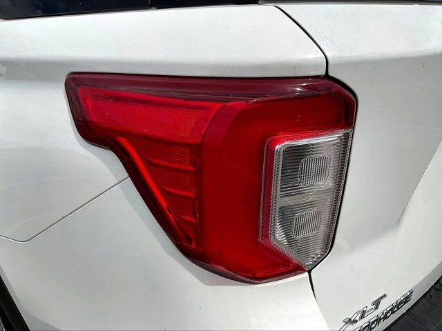 Used 2020 Ford Explorer XLT w/ Equipment Group 202A AWD/4WD image 29