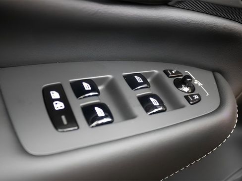 New 2025 Volvo XC90 T8 Ultra w/ Protection Package Premier image 22