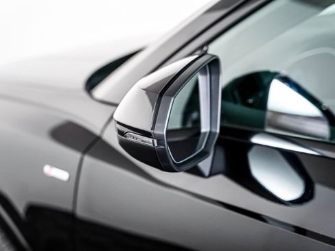 Used 2024 Audi Q3 2.0T Premium image 25