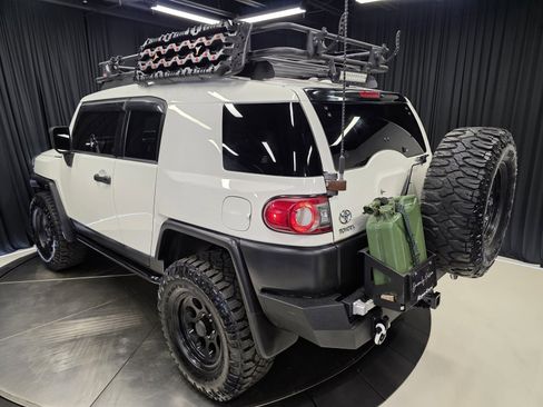 Used 2013 Toyota FJ Cruiser 4WD image 45