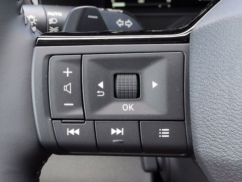 New 2026 Nissan Pathfinder Platinum image 28