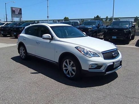 Used 2017 INFINITI QX50 2WD image 2