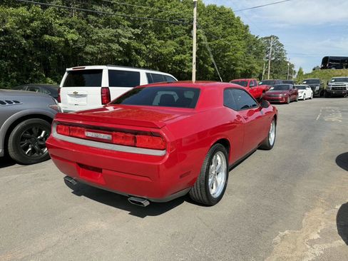 Used 2012 Dodge Challenger R/T RWD image 4
