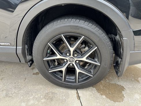 Used 2017 Toyota RAV4 SE AWD/4WD image 24