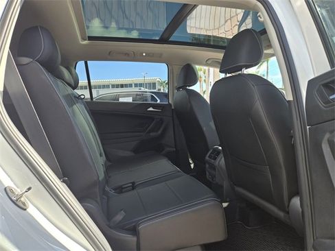 Certified 2021 Volkswagen Tiguan SE image 17