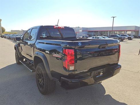 Used 2024 Chevrolet Colorado Trail Boss image 3