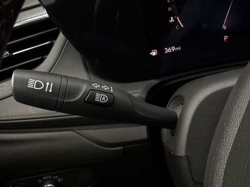 Used 2025 Buick Encore GX Preferred FWD image 34