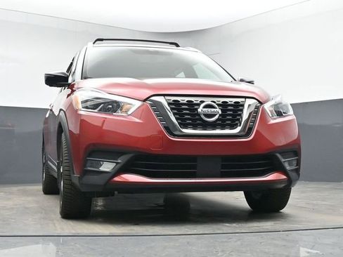 Used 2020 Nissan Kicks SR w/ SR Premium Package image 10