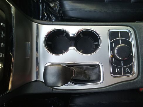 Used 2020 Jeep Grand Cherokee Limited image 18