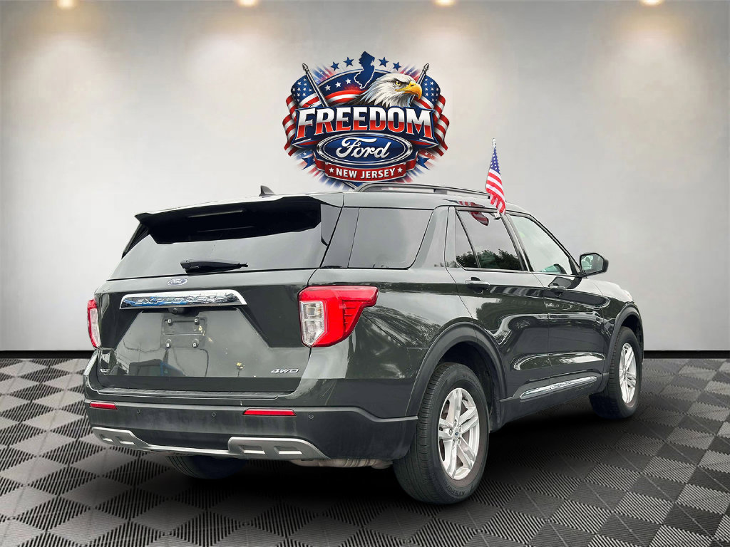 Used 2023 Ford Explorer XLT w/ Equipment Group 202A AWD/4WD image 5