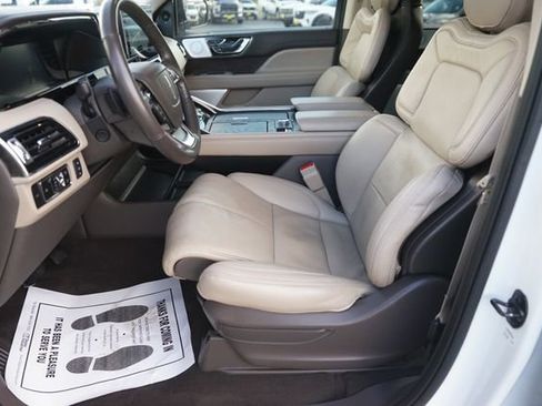 Used 2024 Lincoln Navigator L Reserve AWD/4WD image 9