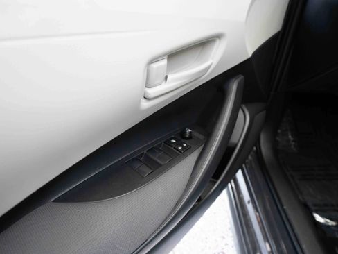 Used 2025 Toyota Corolla LE FWD image 7