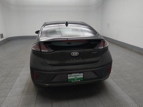 Used 2022 Hyundai Ioniq SE FWD image 6
