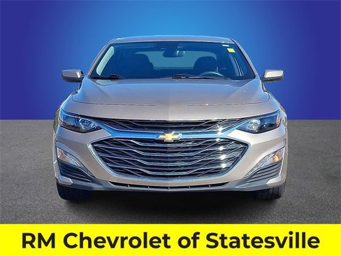 Used 2024 Chevrolet Malibu LT image 2