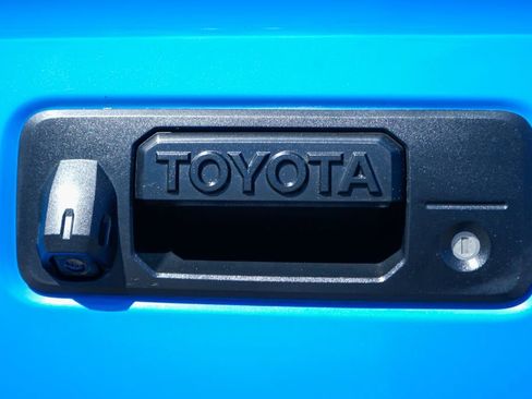 Used 2020 Toyota Tacoma TRD Off-Road w/ Technology Package image 44