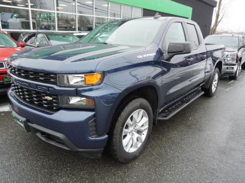 Used 2022 Chevrolet Silverado 1500 Custom image 2