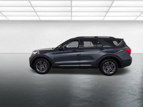 Used 2024 Ford Explorer XLT w/ Equipment Group 202A AWD/4WD image 6