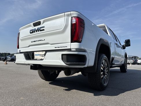 New 2026 GMC Sierra 2500 Denali Ultimate AWD/4WD image 15