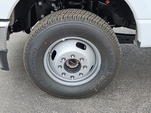 New 2026 Ford F350 XL w/ XL Chrome Package image 17