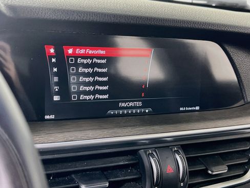 Used 2018 Alfa Romeo Stelvio Ti Sport AWD/4WD image 14