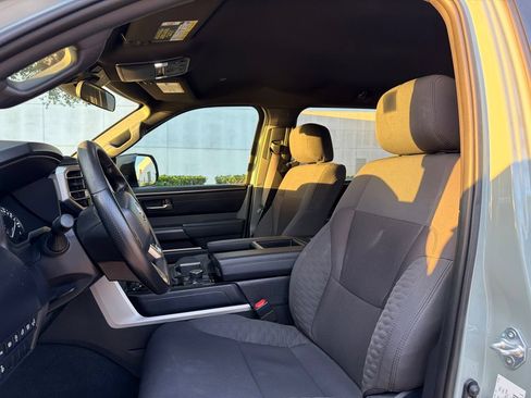 Used 2025 Toyota Tundra SR5 w/ SR5 Convenience Package AWD/4WD image 9