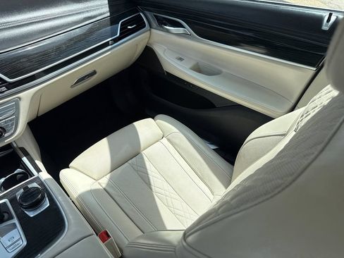 Used 2022 BMW 750Li xDrive AWD/4WD image 16