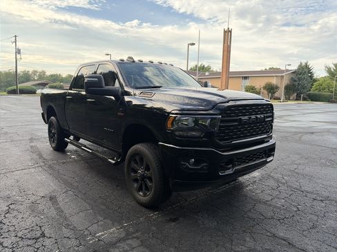 Used 2024 RAM 2500 Big Horn w/ Night Edition AWD/4WD image 3