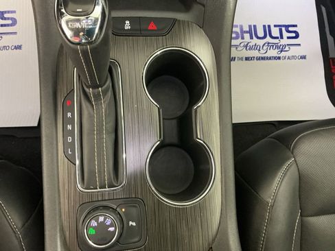 Used 2019 GMC Acadia SLT w/ Black Edition image 34