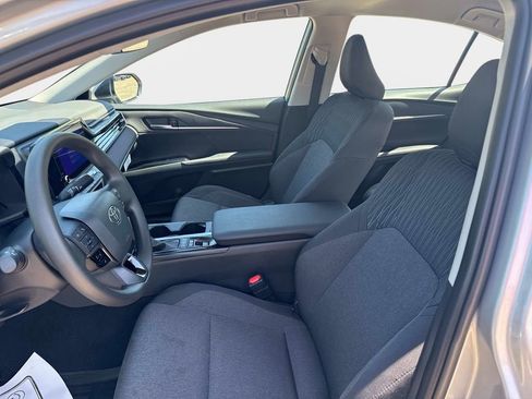 Used 2026 Toyota Camry LE w/ Convenience Package image 19