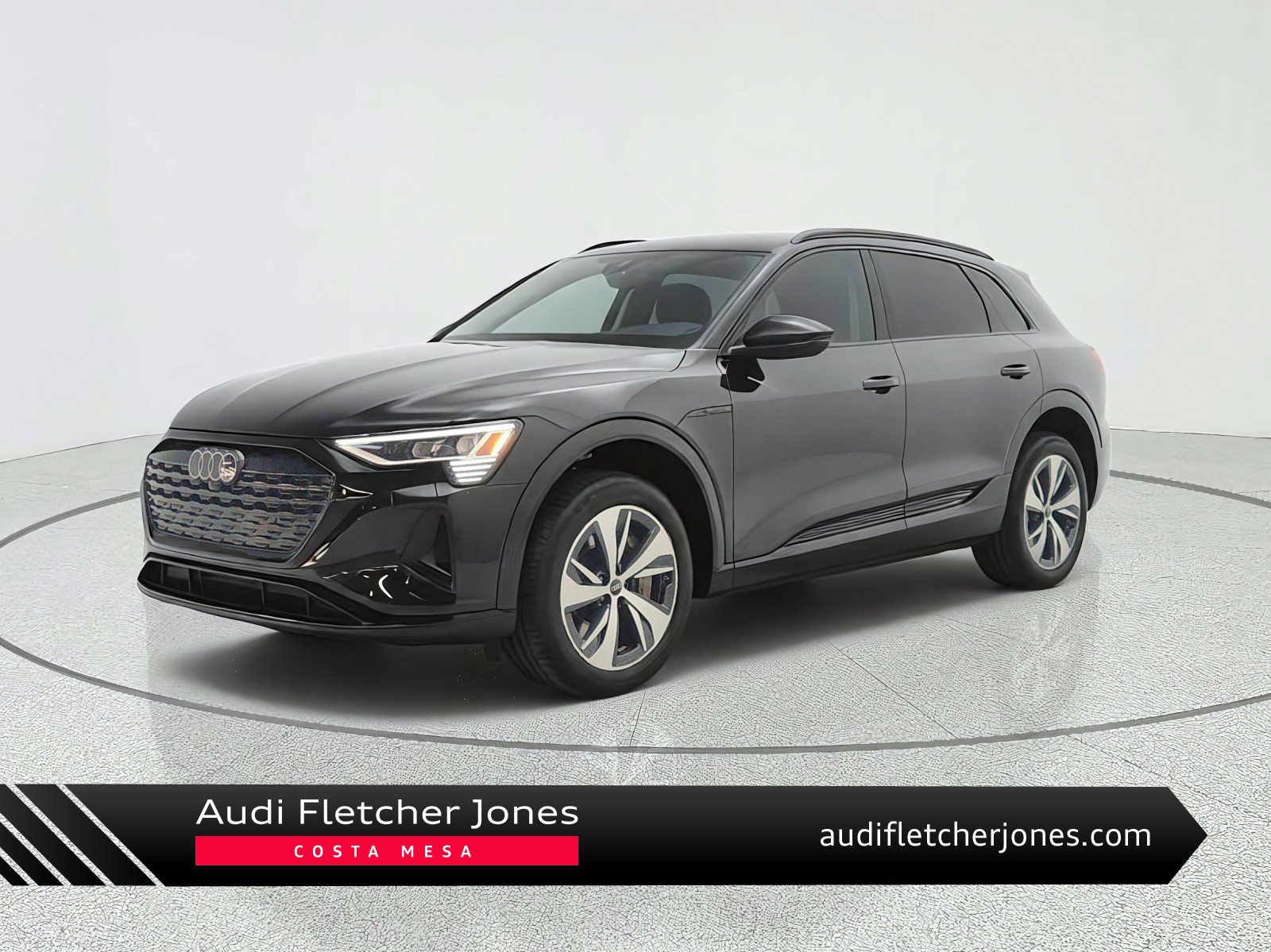 Used 2024 Audi Q8 e-tron Premium Plus AWD/4WD image 1