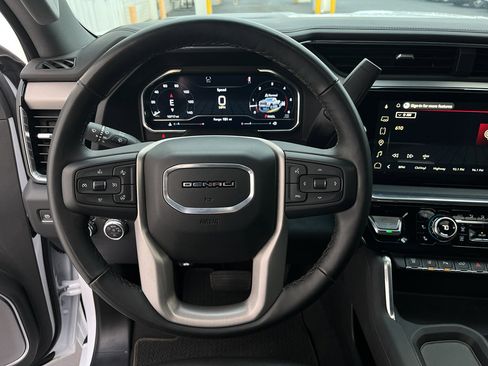 Used 2025 GMC Sierra 3500 Denali w/ Denali Reserve Package image 15