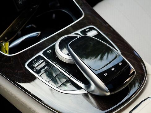 Used 2020 Mercedes-Benz E 350 Sedan w/ Premium Package image 17