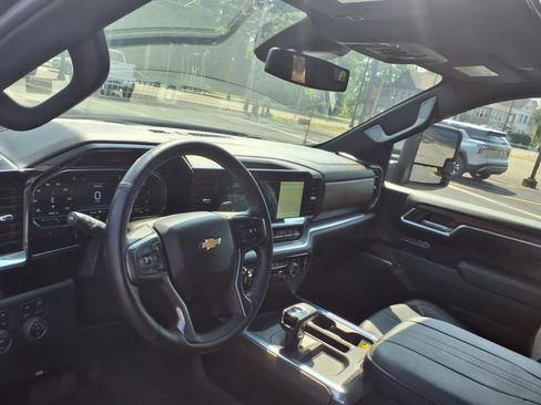 Used 2024 Chevrolet Silverado 1500 High Country w/ High Country Premium Package image 11