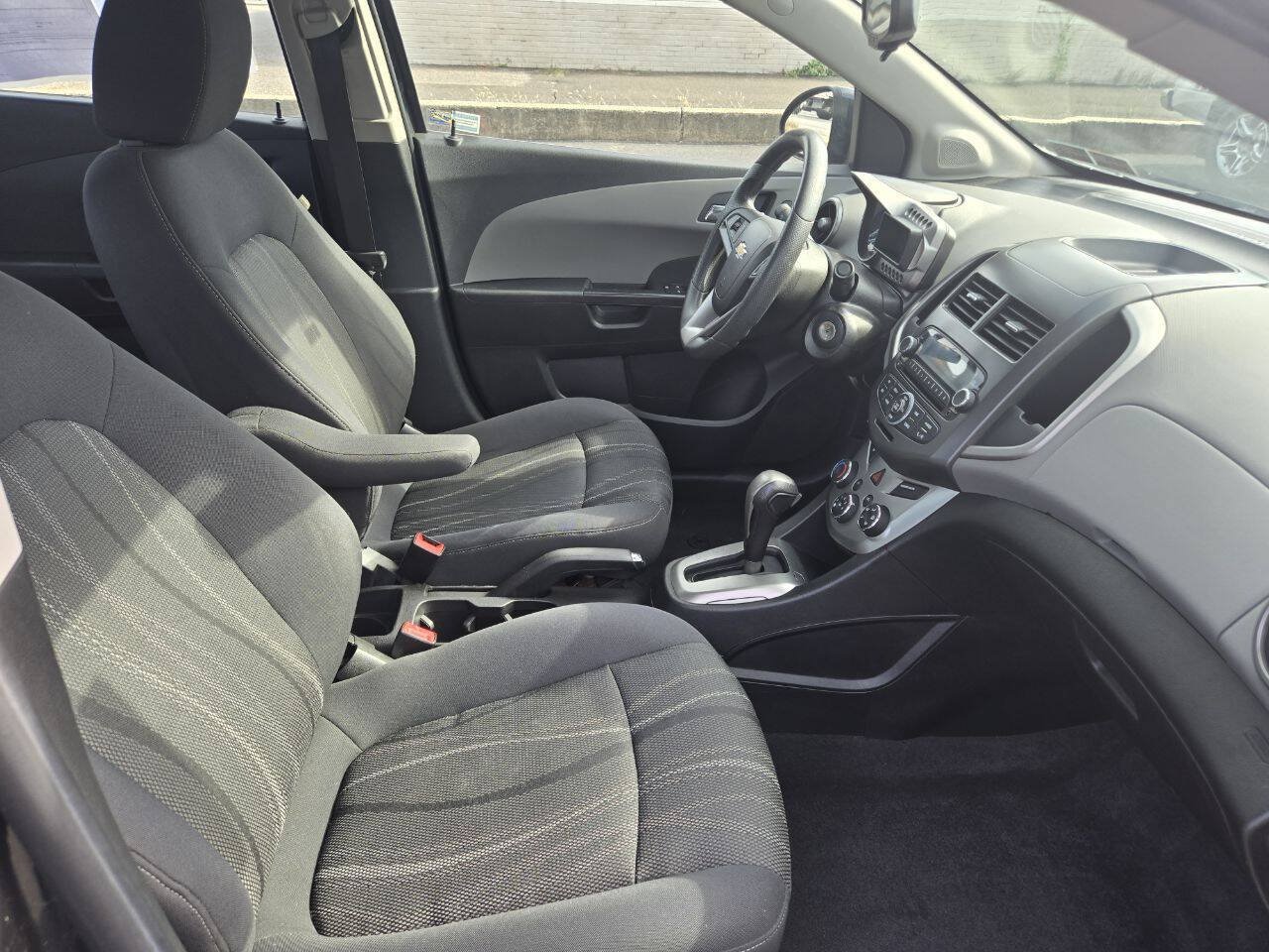 Used 2015 Chevrolet Sonic LT FWD image 23