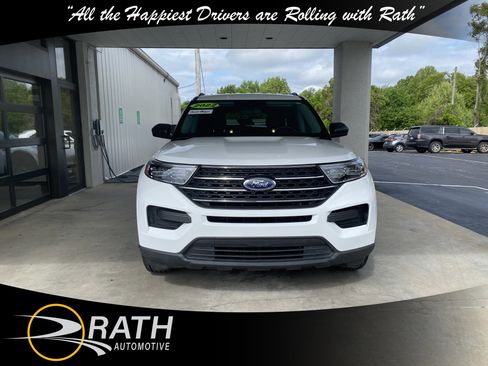 Used 2022 Ford Explorer XLT AWD/4WD image 3